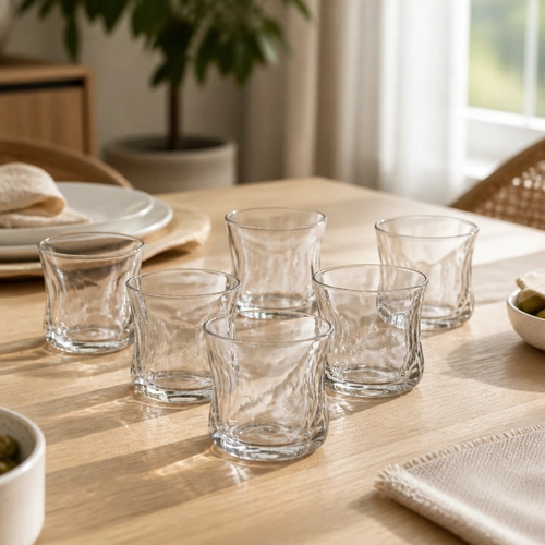 ALMINA Artic Snow Corta 6-teilig Strukturiert Wasser- & Whiskygläser-Set, 230 ml auf einem Esstisch